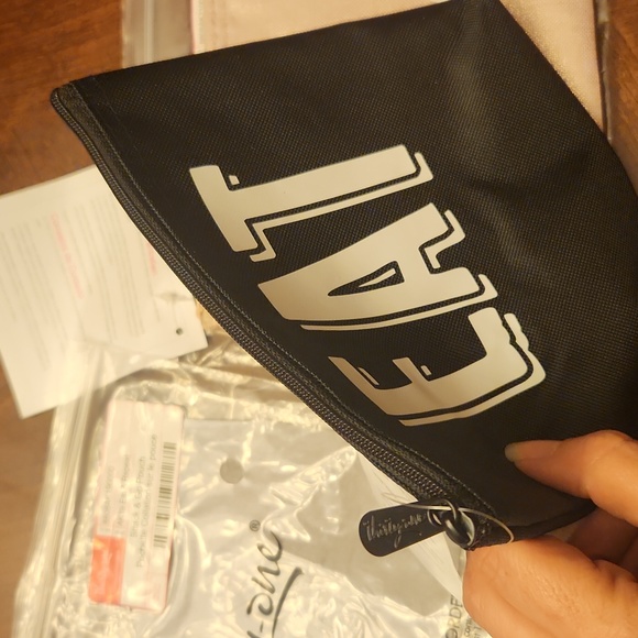 Thirty one snack and go pouch - Picture 2 of 3